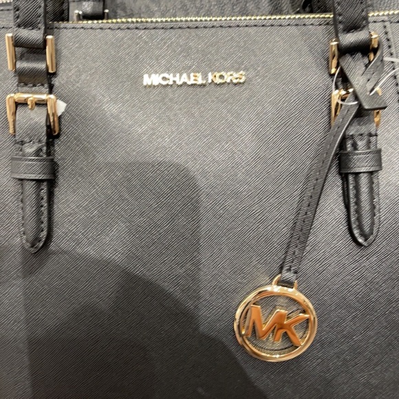 MICHAEL KORS CHARLOTTE LARGE TOP ZIP - Picture 4 of 16
